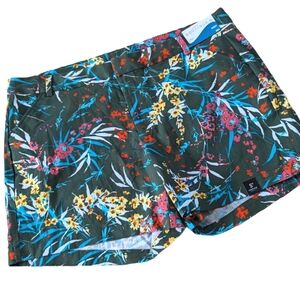 JCPenney, Green floral Chino style shorts. Size 16W